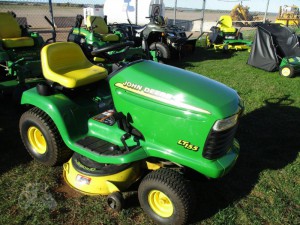 John Deere LT155